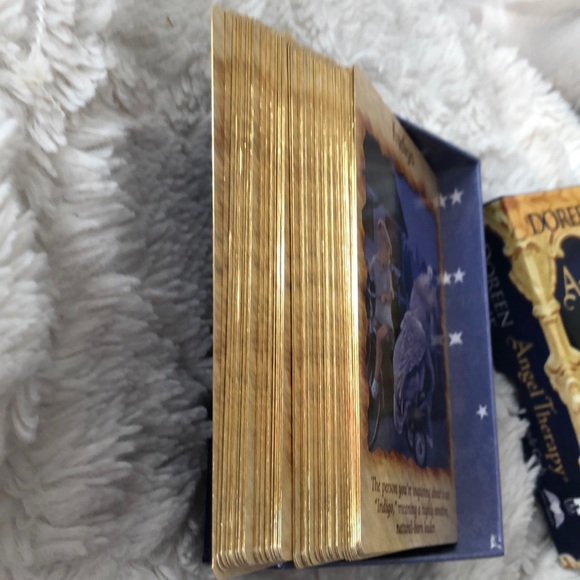 Doreen Virtue
Angel Therapy Oracle CardsDeck - Picture 4 of 4